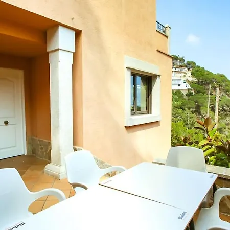 Prázdninový dům Cl13 - Spacious With Sea Views And Pool Lloret de Mar